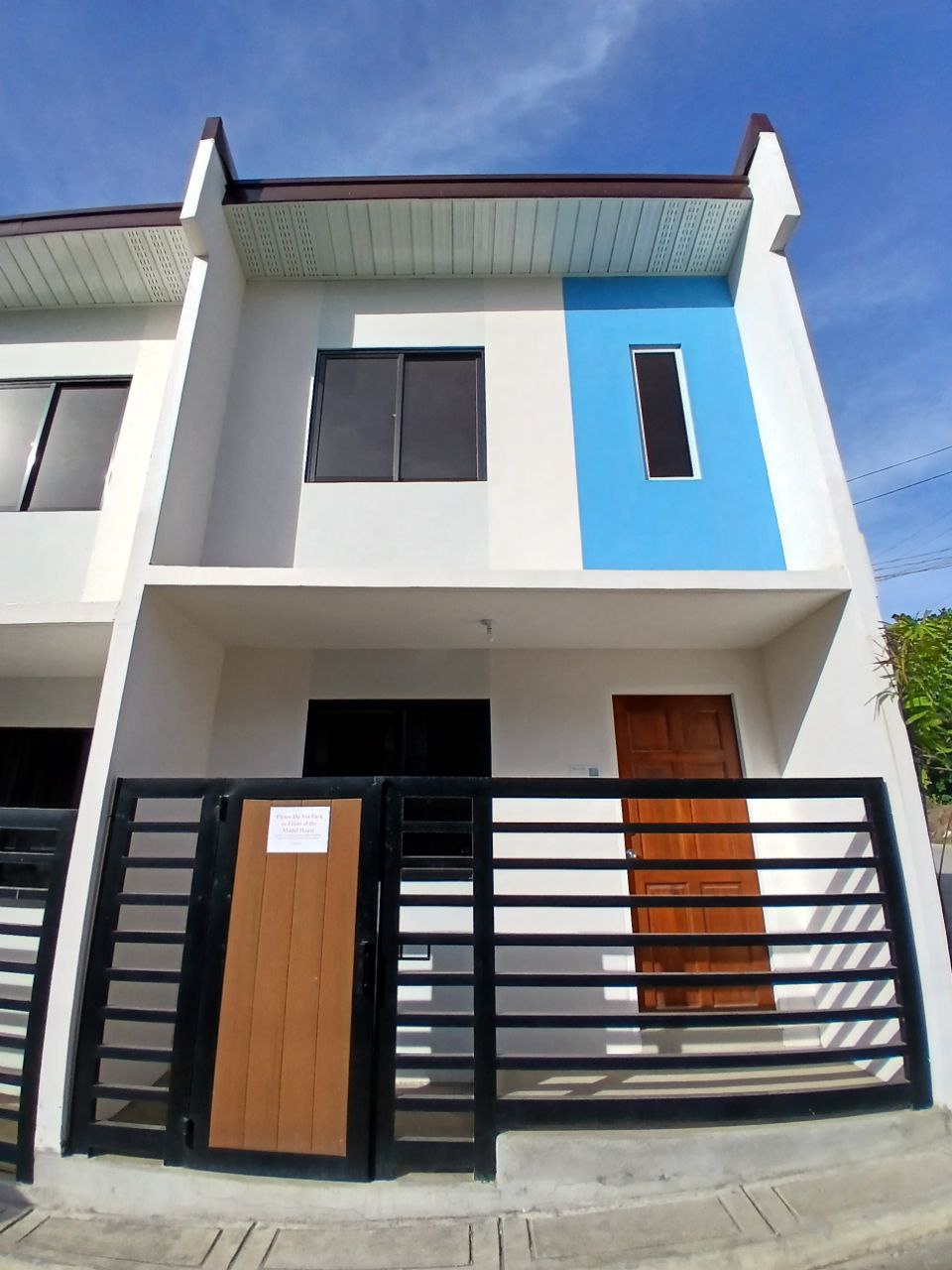 Bella Model - Bella Model — Exterior